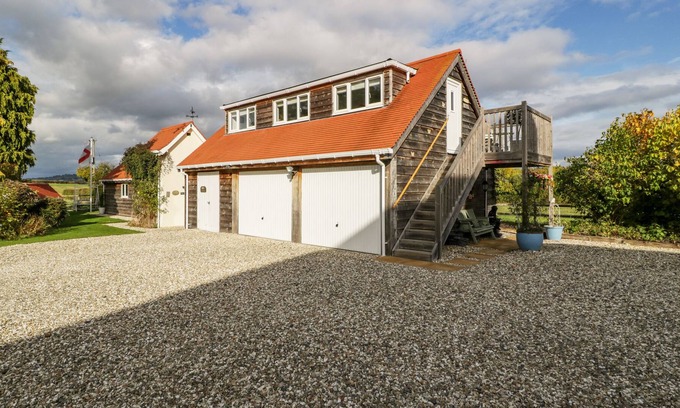 Boraston House | LEDWYCHE ORCHARD, romantic, with hot tub in Tenbury Wells
