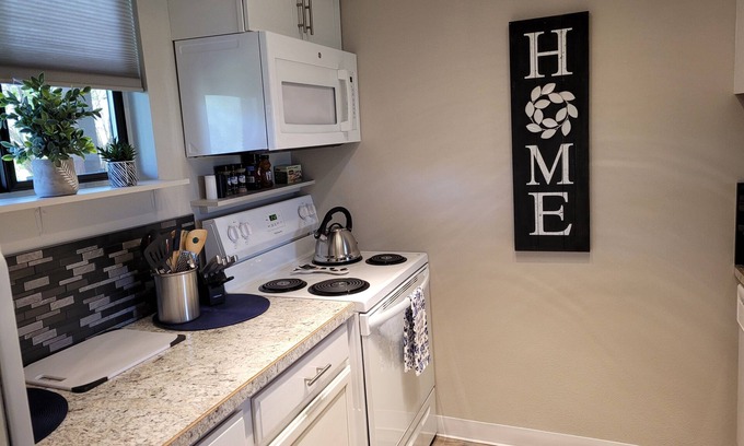 Helena Condo | Lee's Helena Hideout