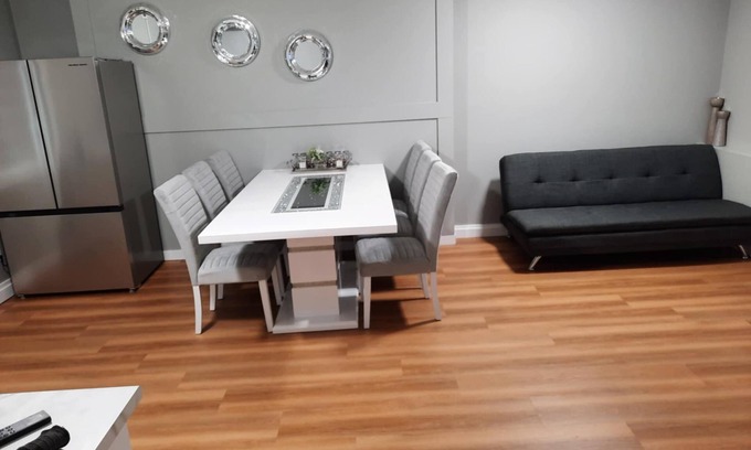 Regional District of Nanaimo House | Lee's House