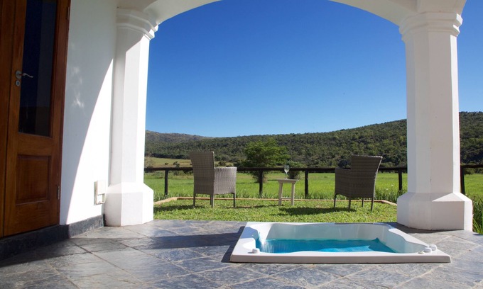 Atoom Cabin | Leeuwenhof Country Lodge & Garden Spa