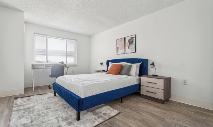 Richmond Apartment | Legacy at Imperial Village 808 I 2 Bed 1 Bath