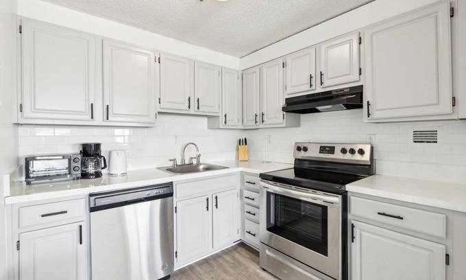 Bellevue Apartment | Legacy at Imperial Village 418 I 2 Bed 1 Bath
