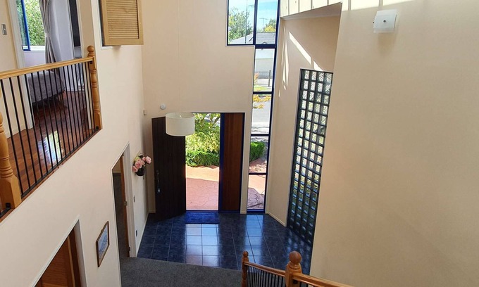 Hamilton House | Legacy Big Family House with 5 Bedrooms