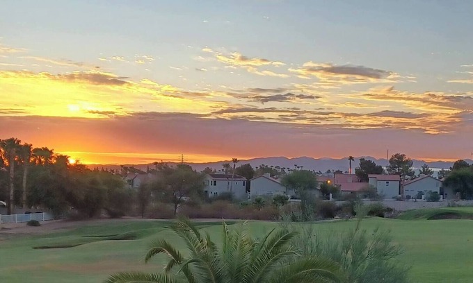 Green Valley House | Legacy GOLF Frontage LUXURY VIEW Homen5/3 Htd POOL/SPA BBQ,Firepit,10 min strip!