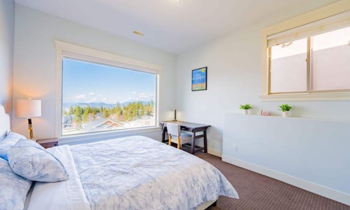 Southwest Mission House | Legal Lakeview 2-bed 2-bath Entire Suite