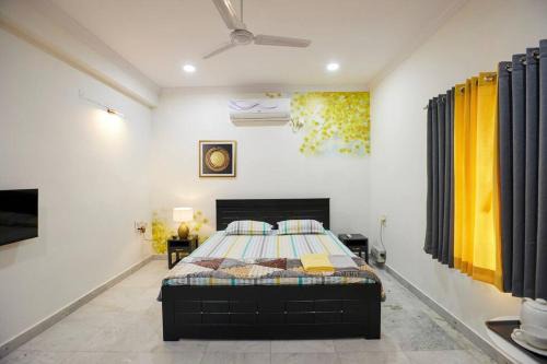 Banjara Hills Apartment | Legend's studio room with Mini kitchenette