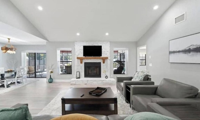 Winter Haven House | Legoland Poolside Paradise
