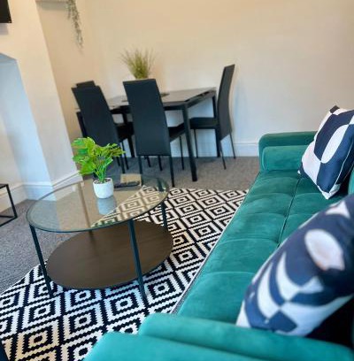 Oadby House | Leicester Comfort -M1, A47 contractor stays - Free parking