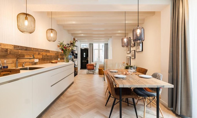 Museum Quarter Bed & Breakfast | Leidse Square 5 star Luxury Apartment