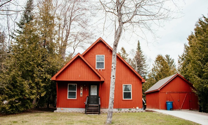 Oscoda House | Leisure at the Lakes, A secluded getawaty.