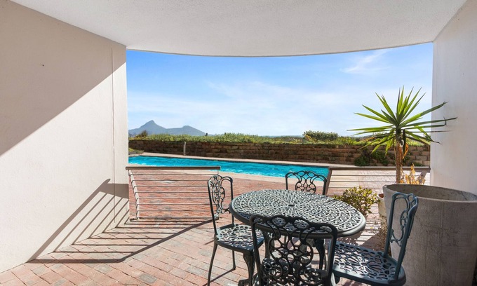 Lagoon Beach Apartment | Leisure Bay 117 - One Bedroom Apartment, Sleeps 2