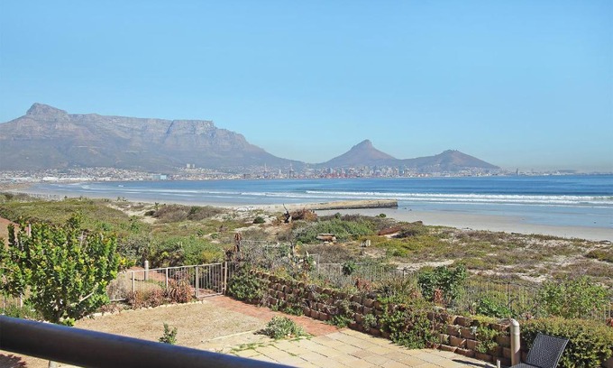 Lagoon Beach Apartment | Leisure Bay 214