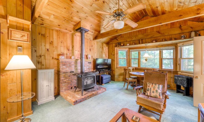 Brant Lake House | Leisure by the Lake