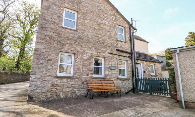 Kirkby Stephen Cottage | LEISURE COTTAGE, pet friendly, with a garden in Kirkby Stephen