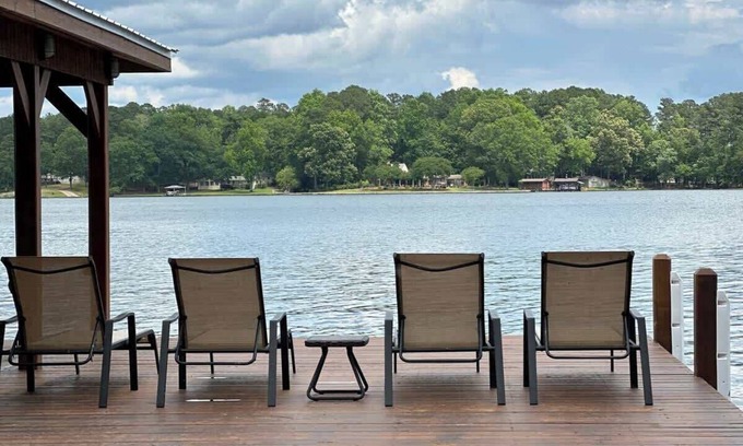Milledgeville House | Leisure Point - Private dock, BIG Water, + Kayaks