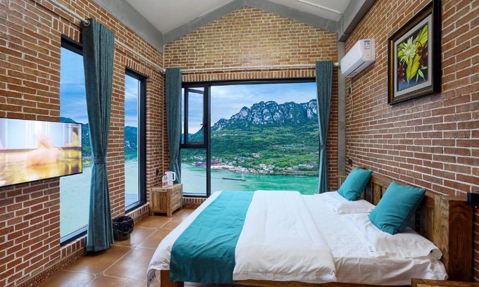 Yichang Hotel | Leisurely River View Inn - Three Gorges Branch