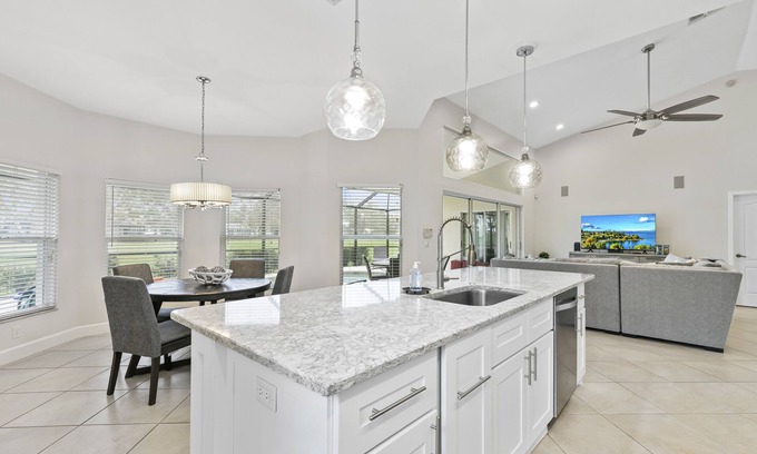 Falcons Glen Villa | Lely Resort, 3 bed, golf course home Includes Players Club and Spa