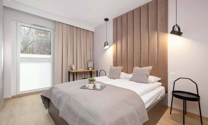 Pradnik Czerwony Apartment | Lema 19 Uniqe Apartment in Krakow with Garden, Air Conditioning, Parking near Ta