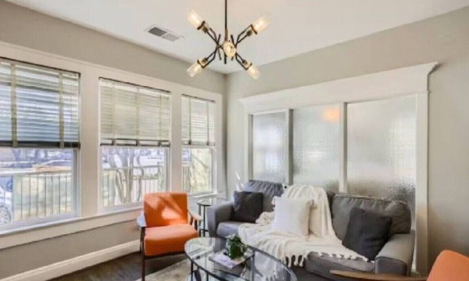 Oak Lawn Apartment | Lemmon 103: Your Stylish 3-Bedroom, 3-Bath Escape in Dallas