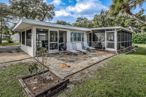 Englewood House | Lemon Bay Retreat