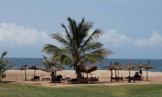 Kerr Serign Hotel | Lemon Creek Hotel Resort
