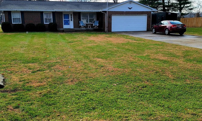 North Terre Haute House | Lemon Drop Inn - 3 bedroom, 2 bath, single level home w/attached 2 car garage