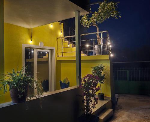 Borsh House | Lemon House Borsh