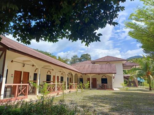 Hulu Selangor Hotel | Lemuni Retreat & Training Centre - Kerling, Selangor