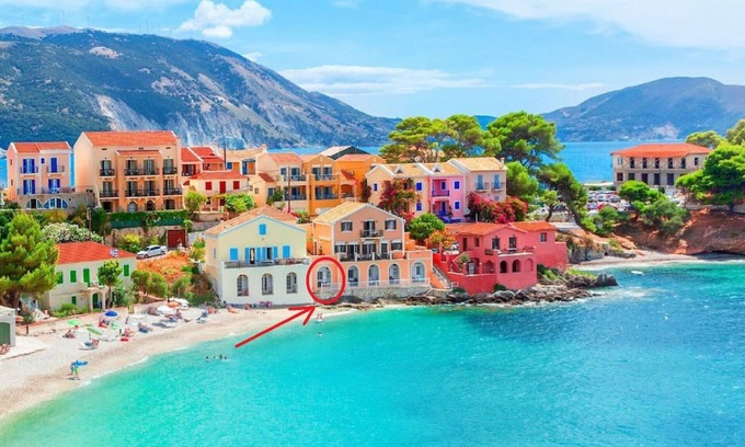 Assos Apartment | Leo's Lounge. Stunning Studio on the beach!