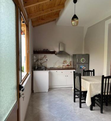 Borsh Apartment | Leone Guesthouses
