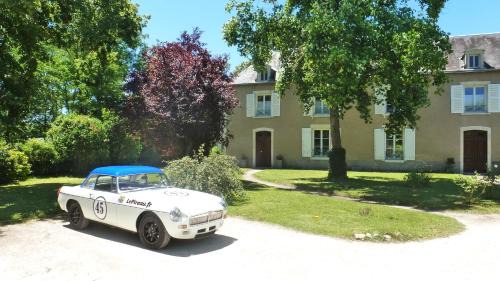 Vouneuil-sur-Vienne House | LePireau fr Gîtes Piscine chauffée