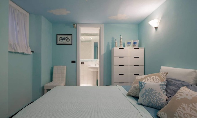 Ortonovo Apartment | Lerici, pedestrian zone, 80mt sea, 500mt beach, roof terrace, wifi, SatTV