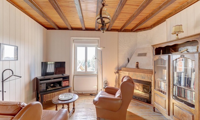 Arconsat House | Les Bois Noirs - appt vue montagne
