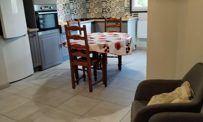 Rompon Apartment | LES BUTINEUSES 8mn from freeway comfortable apartment in quiet country setting