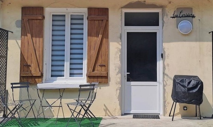 Damparis Apartment | Les cerisiers Mb6 private parking
