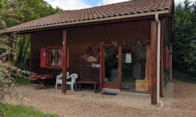 Saint-Floret Ski Chalet | Les chalets de La vigne grande, LE CHAMAROUXLocated in a peaceful green setting