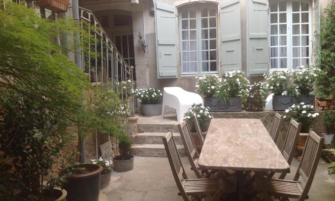 Lectoure Bed & Breakfast | Les Chambres de L'Horloge