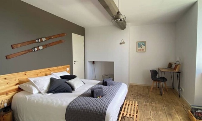 Sepx Bed & Breakfast | Les Chambres des 3 Chouettes - Pyrenees Room