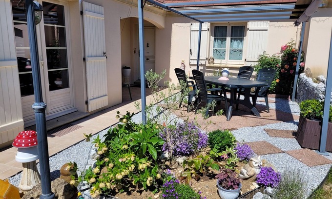 Michery House | LES CHENEVIERES