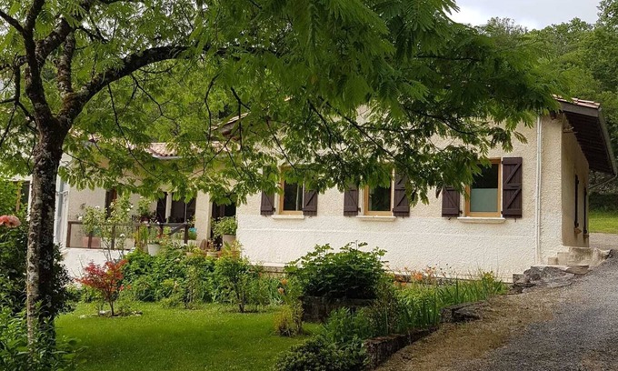 Bruniquel House | Les Cigalises, opposite Bruniquel castle in the heart of the Aveyron valley