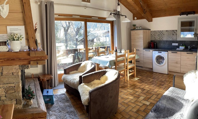Les Contamines-Montjoie Apartment | Les Contamines Alpine Style Apartment, With Fireplace And 360' Mountain Views