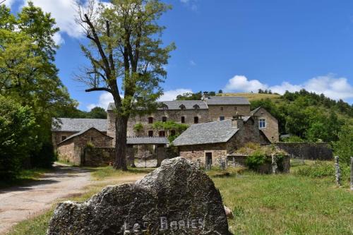 Recoules-Previnquieres House | Les Distinguées -Aux Bories de Prévinquières