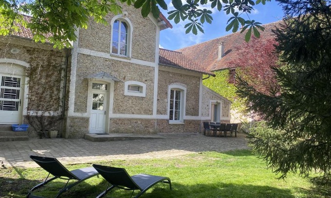 Crevecœur-en-Brie House | LES DOUVES, charmante dépendance du château
