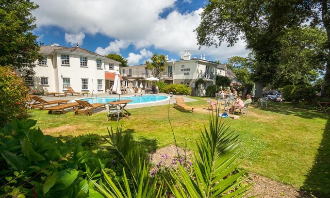 St. Martins Hotel | Les Douvres Hotel