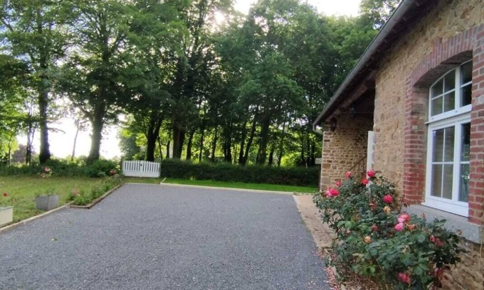 Saint-Martin-des-Champs House | LES ECURIES DU QUESNOY, Family, Countryside and City, Mont Saint Michel bay view