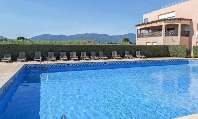 Saint-Cyprien Plage Apartment | Les Embruns by Interhome