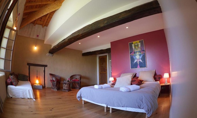 Saint-Esteben Bed & Breakfast | Les Fous du Village