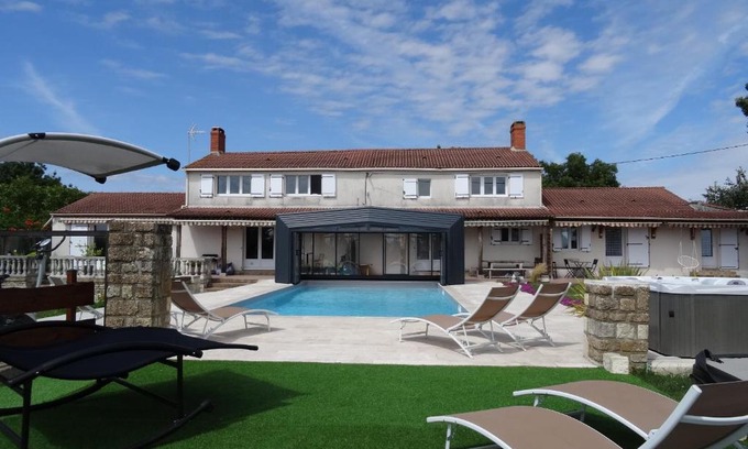 Saint-Cyr-en-Talmondais House | les gîtes de La Cossais