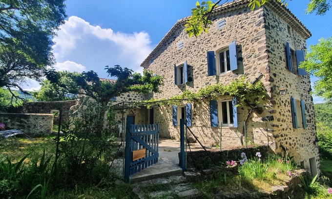 Rochemaure House | Les Genêts Bleus: Ancient charm in the heart of the maquis