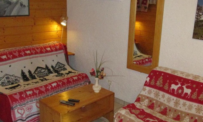 Les Gets Apartment | Les Gets - T2 avec balcon proche centre et télécabine, animaux acceptés, parking, 5 pers - FR-1-623-190